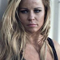 Jason Regier 飾演 'Fast Lane' Debbie