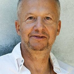 Bogusław Linda 飾演 Władysław Strzemiński