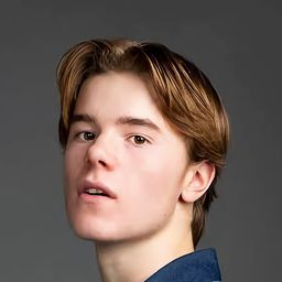 埃德文·雷丁 飾演 Self