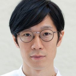 大塚 ヒロタ 飾演 Chief Detective