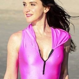 Chrissy Lawver 飾演 Sandy