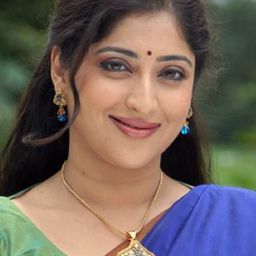 Lakshmi Gopalaswamy 飾演 Malini