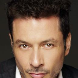 Raúl Méndez 飾演 Botcha