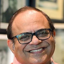 Rajatava Dutta 飾演 Samrat Sarkar