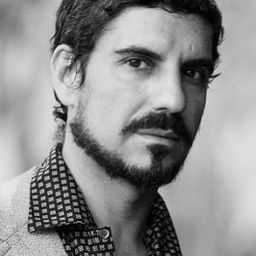 Tony Allotta 飾演 Stefano Costa