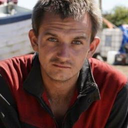 Brandon Vlieghe 飾演 Jony