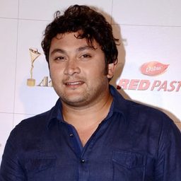 Rajesh Kumar 飾演 Rajesh Batra