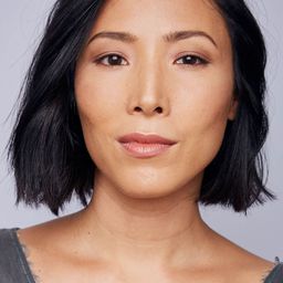 茱莉·賽爾達 飾演 Mrs. Kim