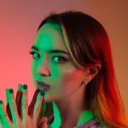 Fern Brady 飾演 Self