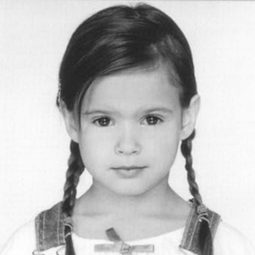 Teresa Delgado - 靈魂的重量演員 飾演Gina