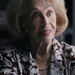 蒙特賽拉特·卡魯莉亞 飾演 Benigna