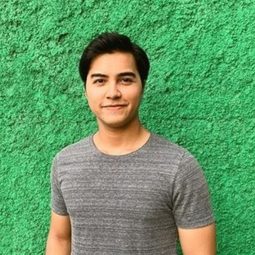 Atiq Rahman 飾演 Abe