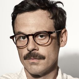 史古特·麥奈利 - 華爾鎮東邊的女孩演員 飾演Roy Waters