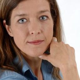 Monica Budde 飾演 Mrs. Papineau (voice)