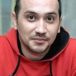 Gary Iskak 飾演 Akbar Dewasa