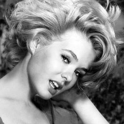 Joey Heatherton - 哭泣寶貝演員 飾演Milton's Mother
