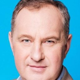 Artur Janusiak 飾演 Militia Man