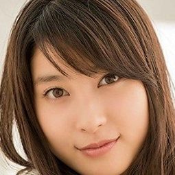 土屋太鳳 飾演 Nahomi Torikai