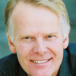 Peter Aylward 飾演 Lt. Anderson