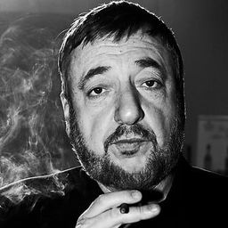 Pavel Lungin 飾演 Self