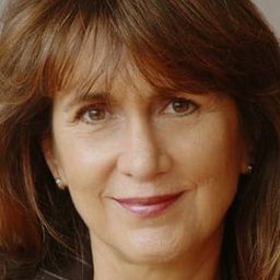 Nina Landis 飾演 Annie