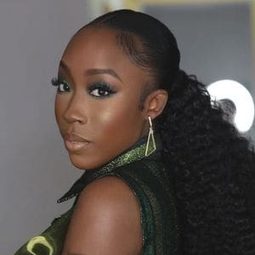 貝弗莉·娜婭 飾演 Nkem Ojukwu