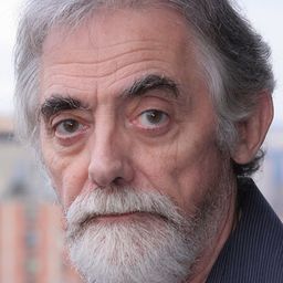 賈拉斯·康洛伊 飾演 Irish Priest