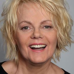 Jolanta Banak 飾演 Liquor store cashier