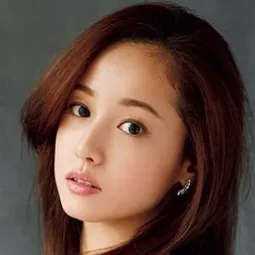 澤尻英龍華 飾演 