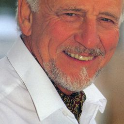 William Lucas 飾演 Range