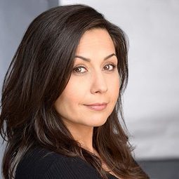 Yeniffer Behrens 飾演 Miranda