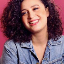 Rose Matafeo 飾演 Zoe