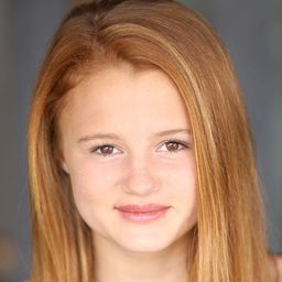 Maggie Elizabeth Jones 飾演 Shayla Walker