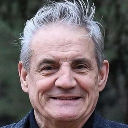 Francesco Salvi - I'm Going to Live by Myself演員 飾演amico del 