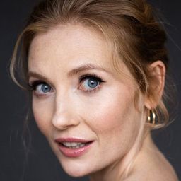 寶琳娜·哈普科 飾演 Maria Pilecka