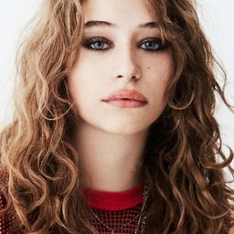 Odessa Adlon 飾演 Jaclyn