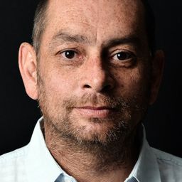 拉蒙·萊 飾演 Roby