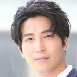 吳翔震 飾演 News Conference Male Star