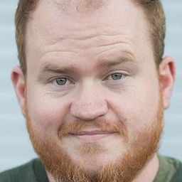 Peter Jaymes Jr. 飾演 Chad