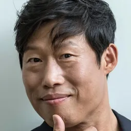 柳海真 - 逆權司機演員 飾演Hwang Tae-sul