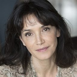 Cécile Pallas 飾演 Antoine's mother