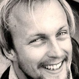 Lars Bloch 飾演 Martha's Lover