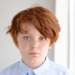 Jack McQuaid - 間諜大鄰演演員 飾演Mikey Gaffney