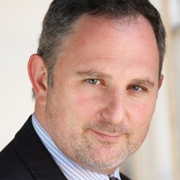 安迪·邁爾德 - 七生有幸演員 飾演George's Doctor