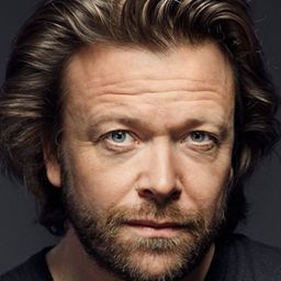 Kåre Conradi 飾演 Stefan Ravndal