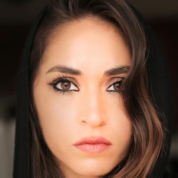 Nihan Gur 飾演 Katrina Garza