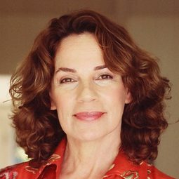 Terri Hanauer - 玩命派對演員 飾演Lt. Kovaleski