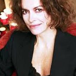 Sylvie Loeillet 飾演 