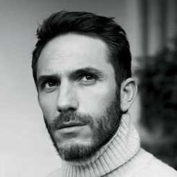 Sébastien Jondeau 飾演 Self