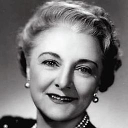 Nella Walker 飾演 Mrs. Grayson